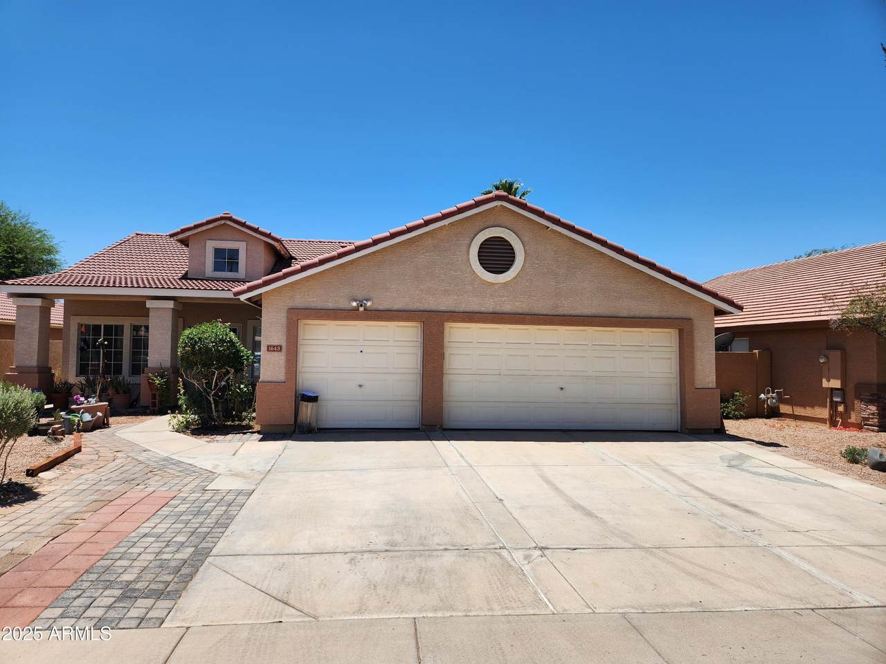 1643 Oakland Street - Photo 1