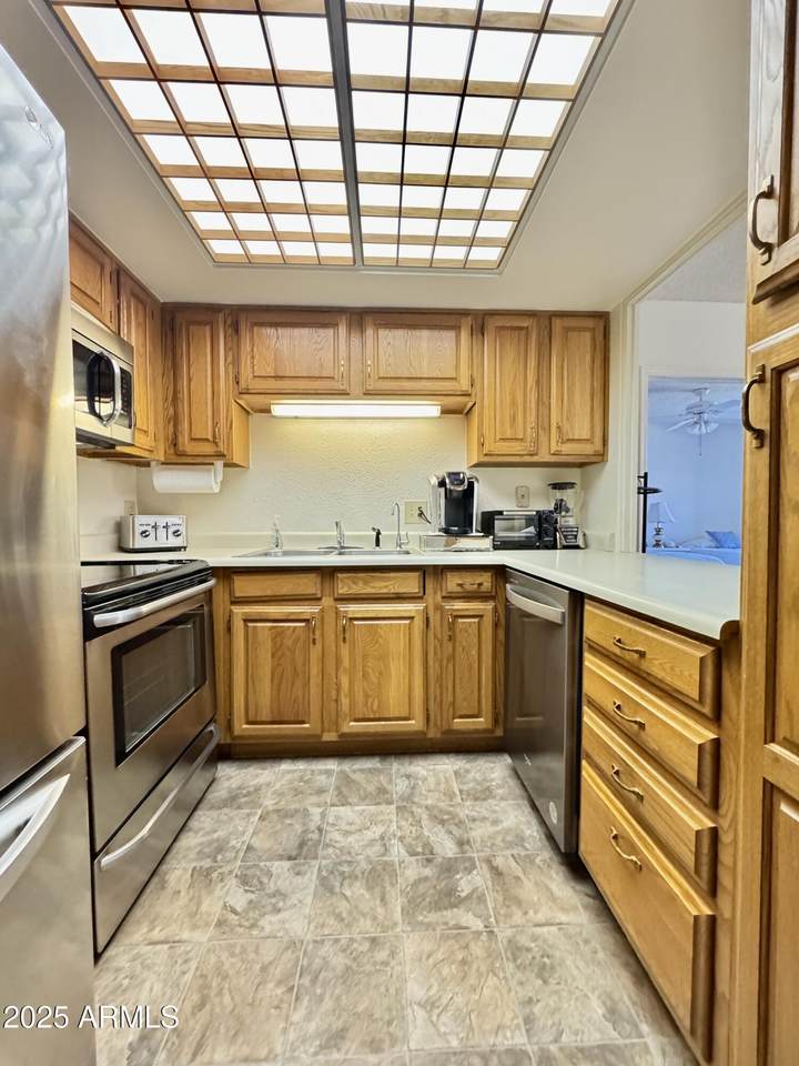 10330 Thunderbird Boulevard - Photo 1