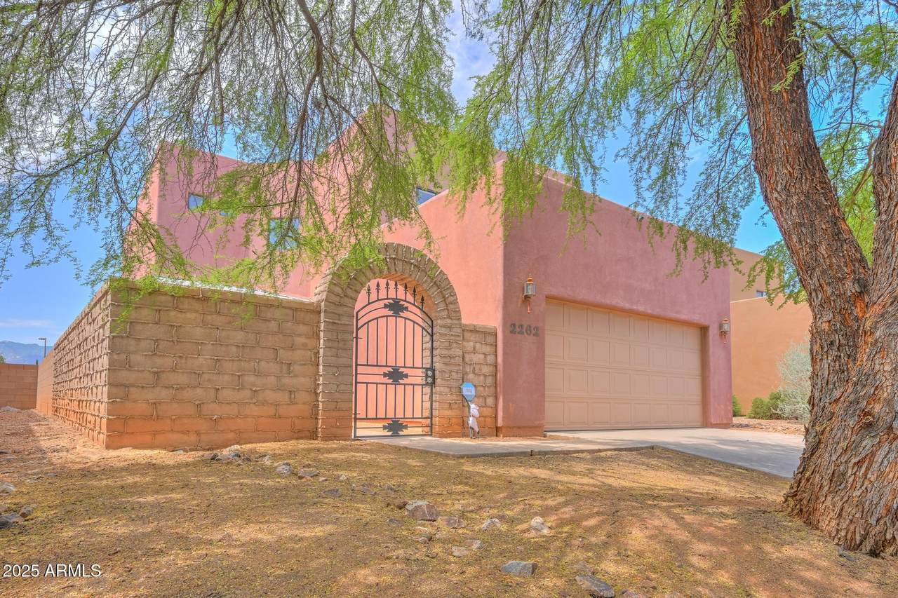 2262 Knowlton Street - Photo 1