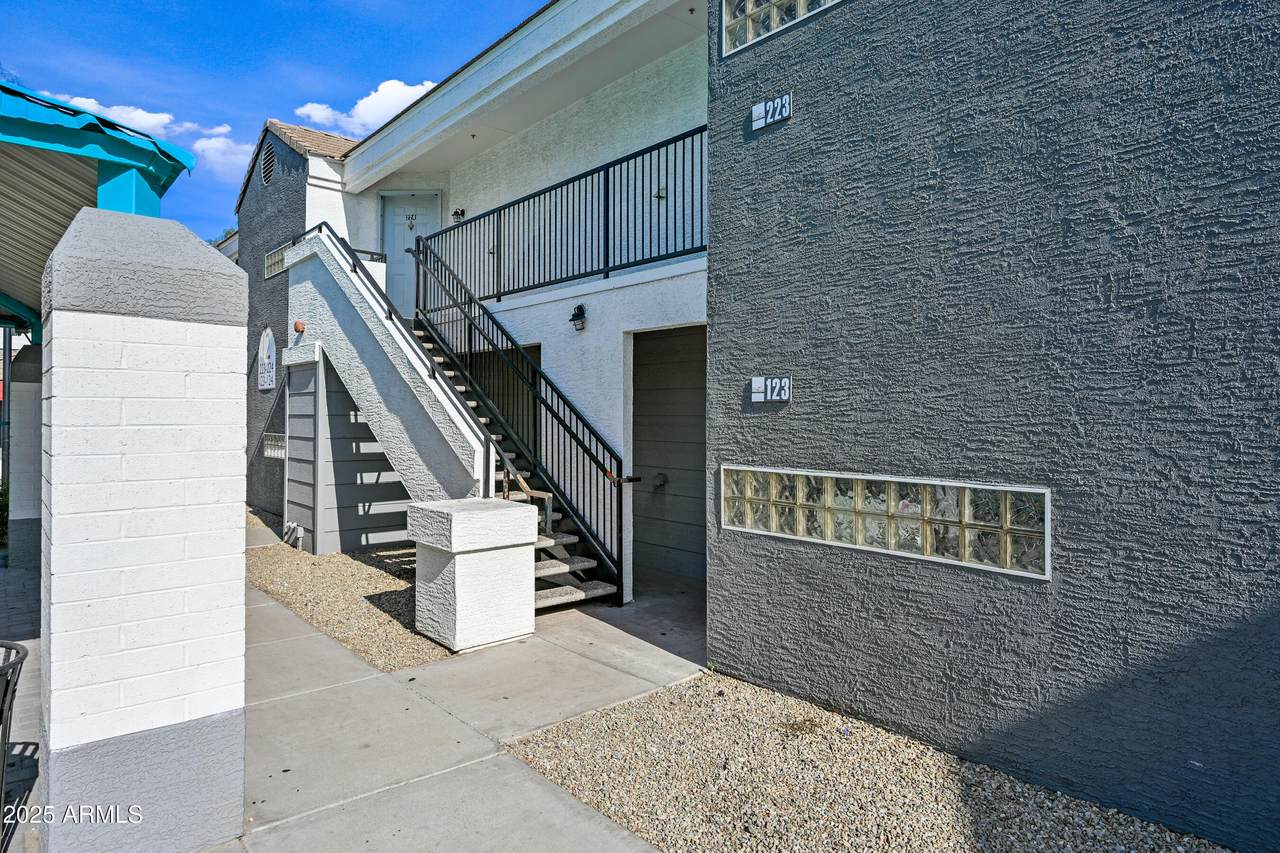 3065 67TH Avenue - Photo 1