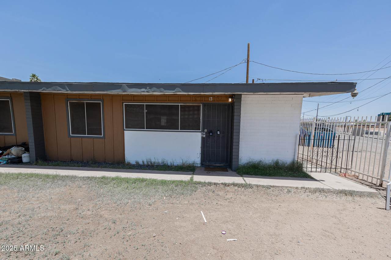 2123 Devonshire Avenue - Photo 1