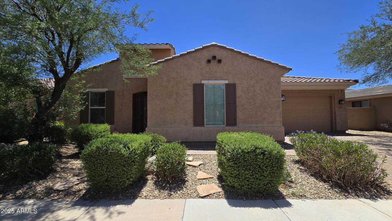 4219 161ST Avenue - Photo 1