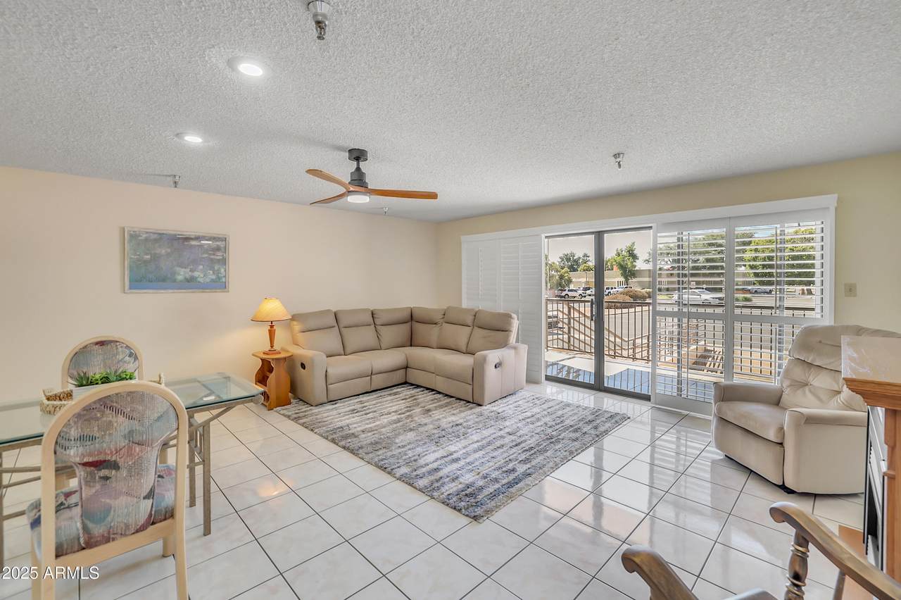 453 Parkcrest - Photo 1
