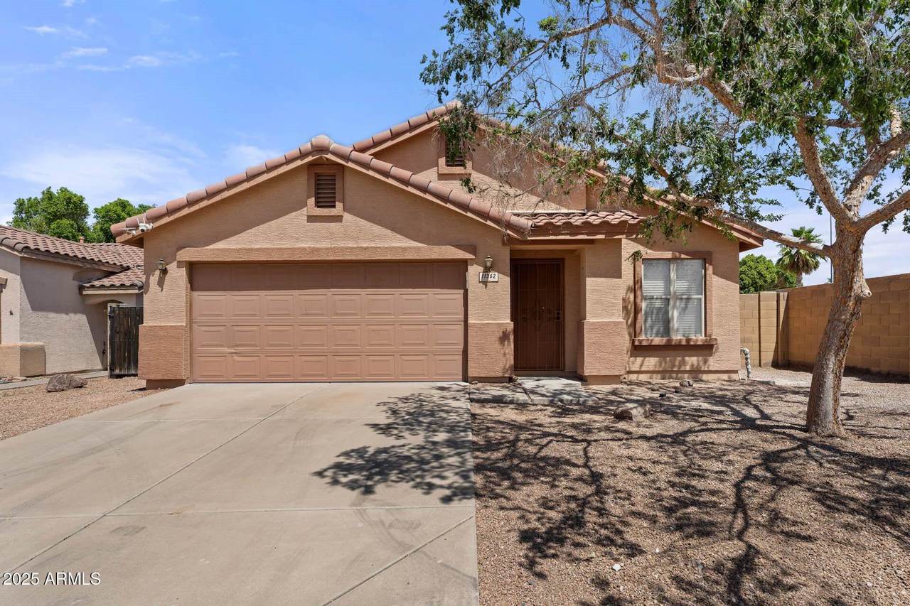 11362 Emelita Avenue - Photo 1