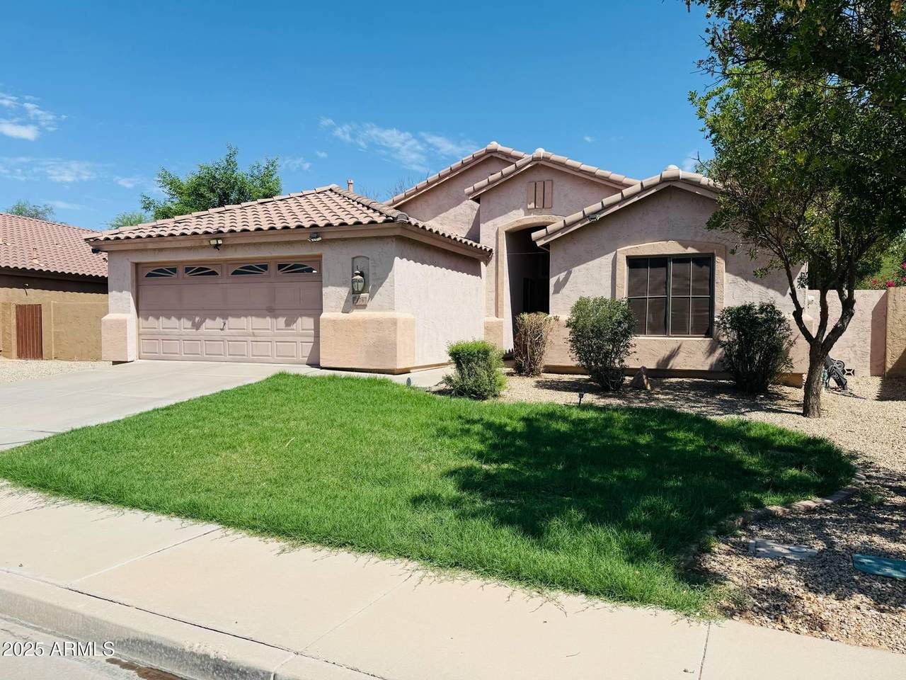 374 Oriole Way - Photo 1