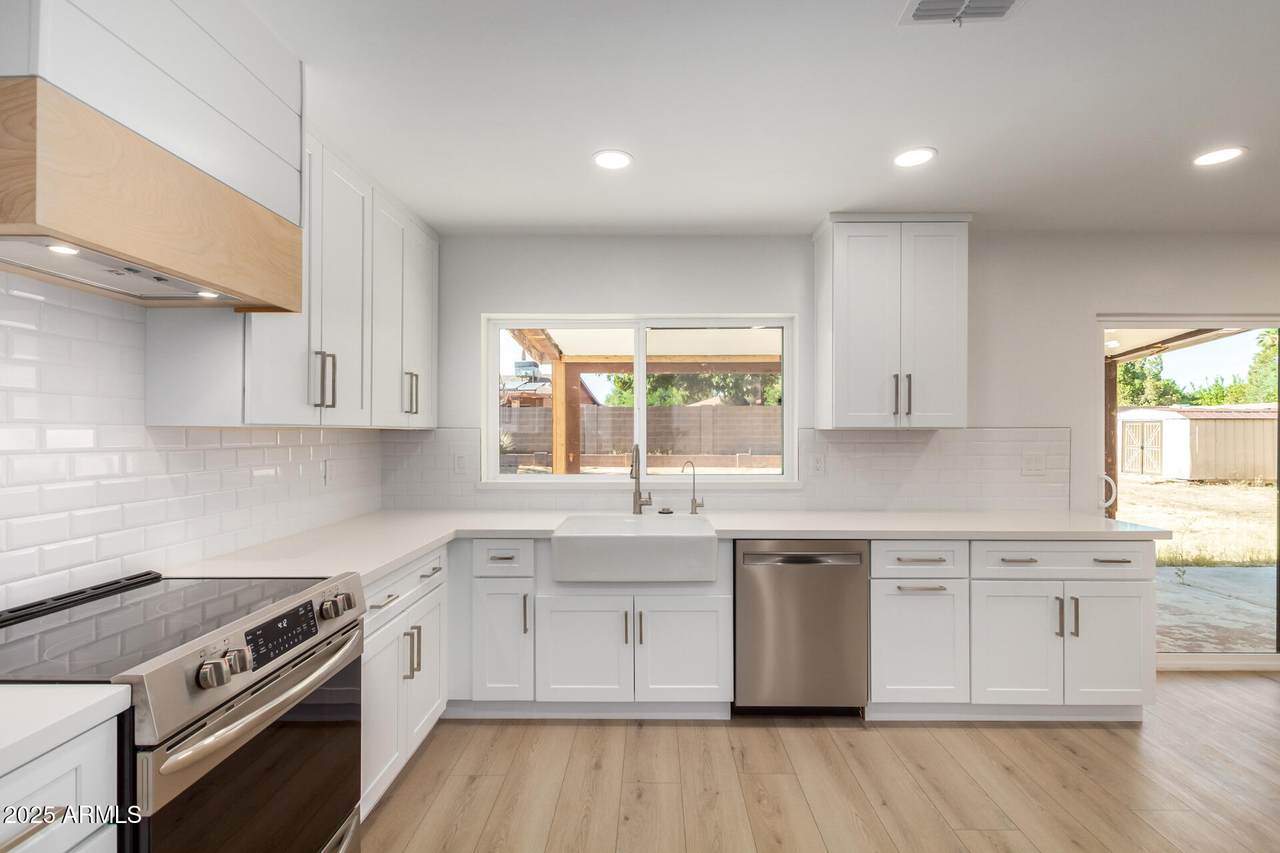 5038 Winchcomb Drive - Photo 1