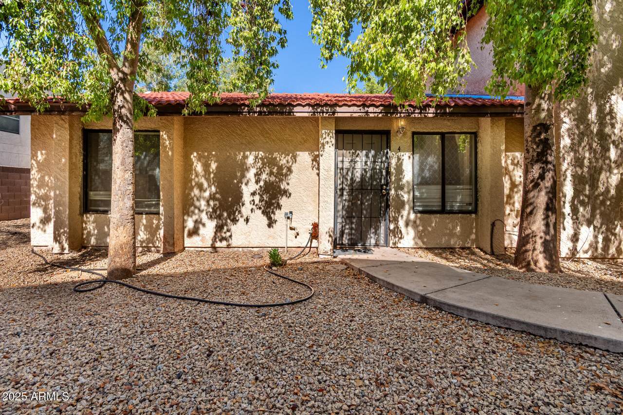 2438 Tracy Lane - Photo 1