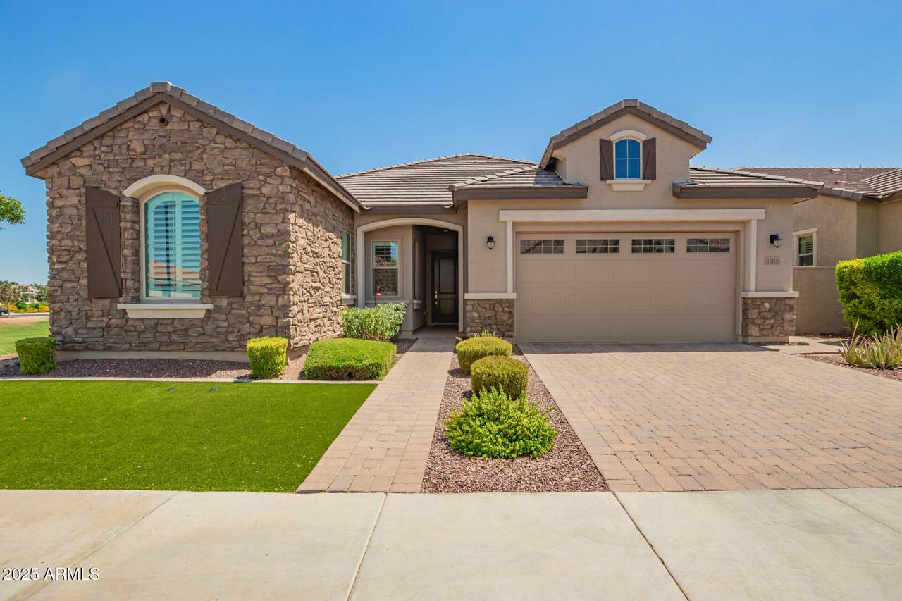 19835 Glenrosa Avenue - Photo 1