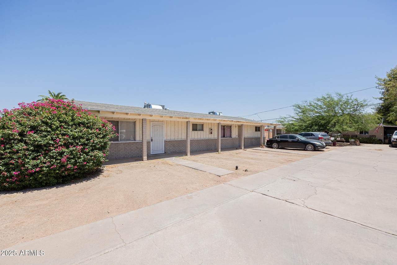 1721 Sheridan Street - Photo 1