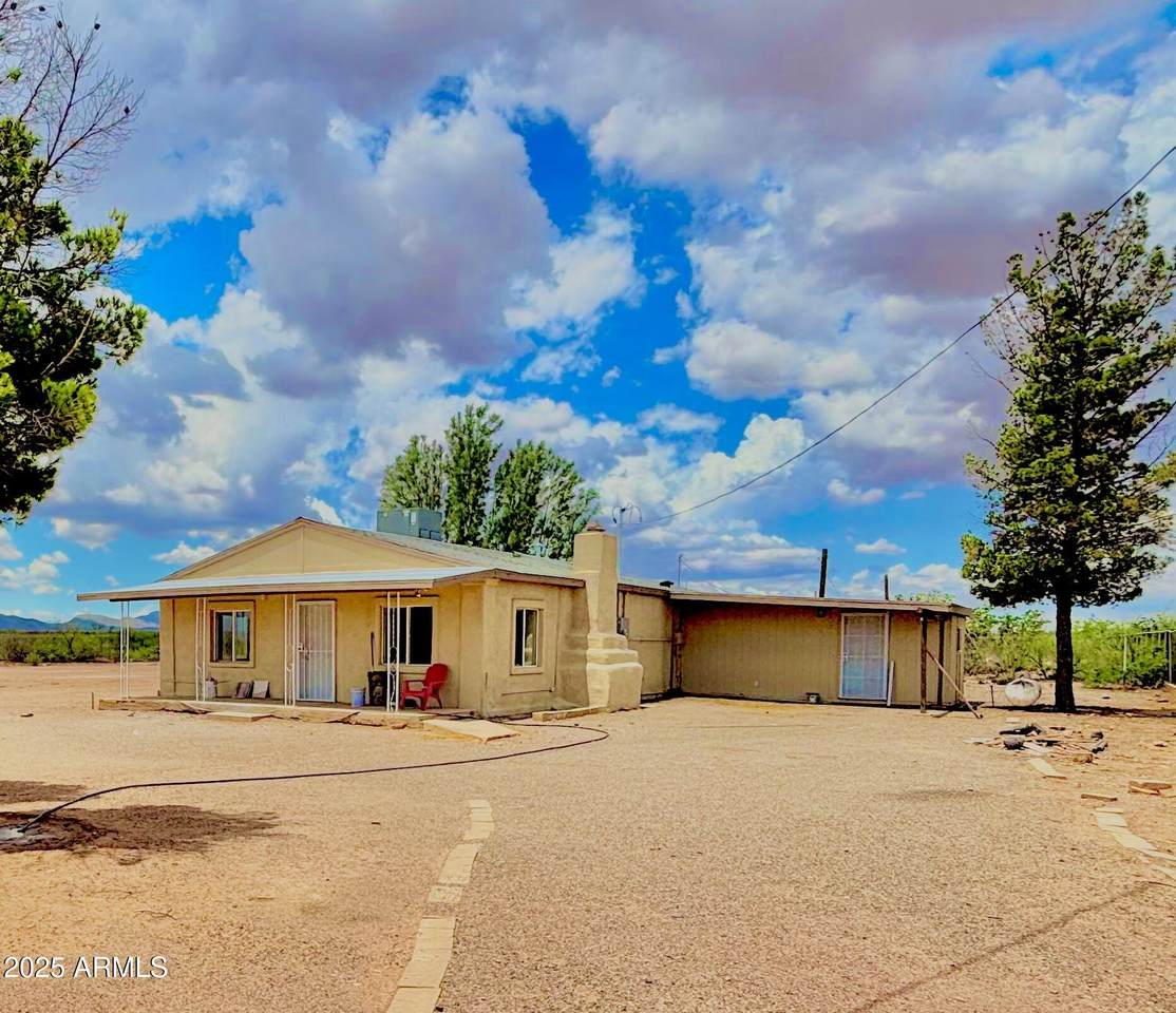 1166 Plantation Road - Photo 1