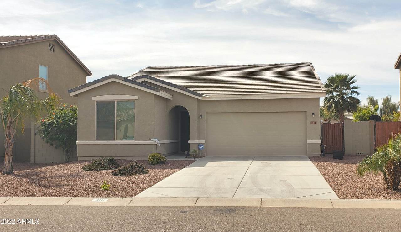 1911 Half Moon Circle - Photo 1