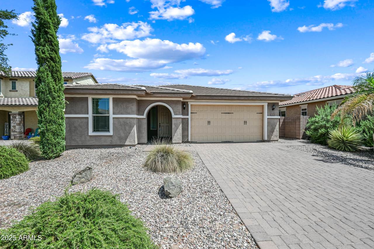 2414 Hazeltine Way - Photo 1
