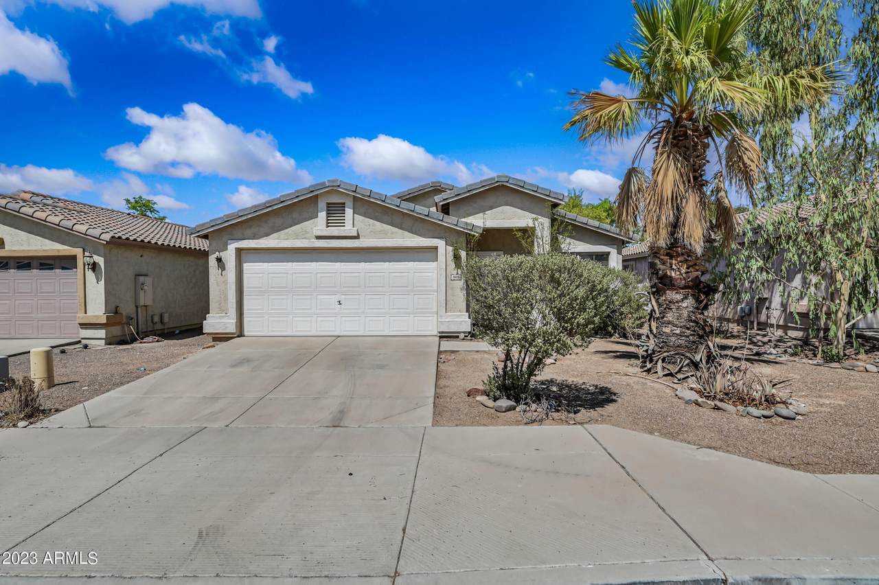 808 Roeser Road - Photo 1