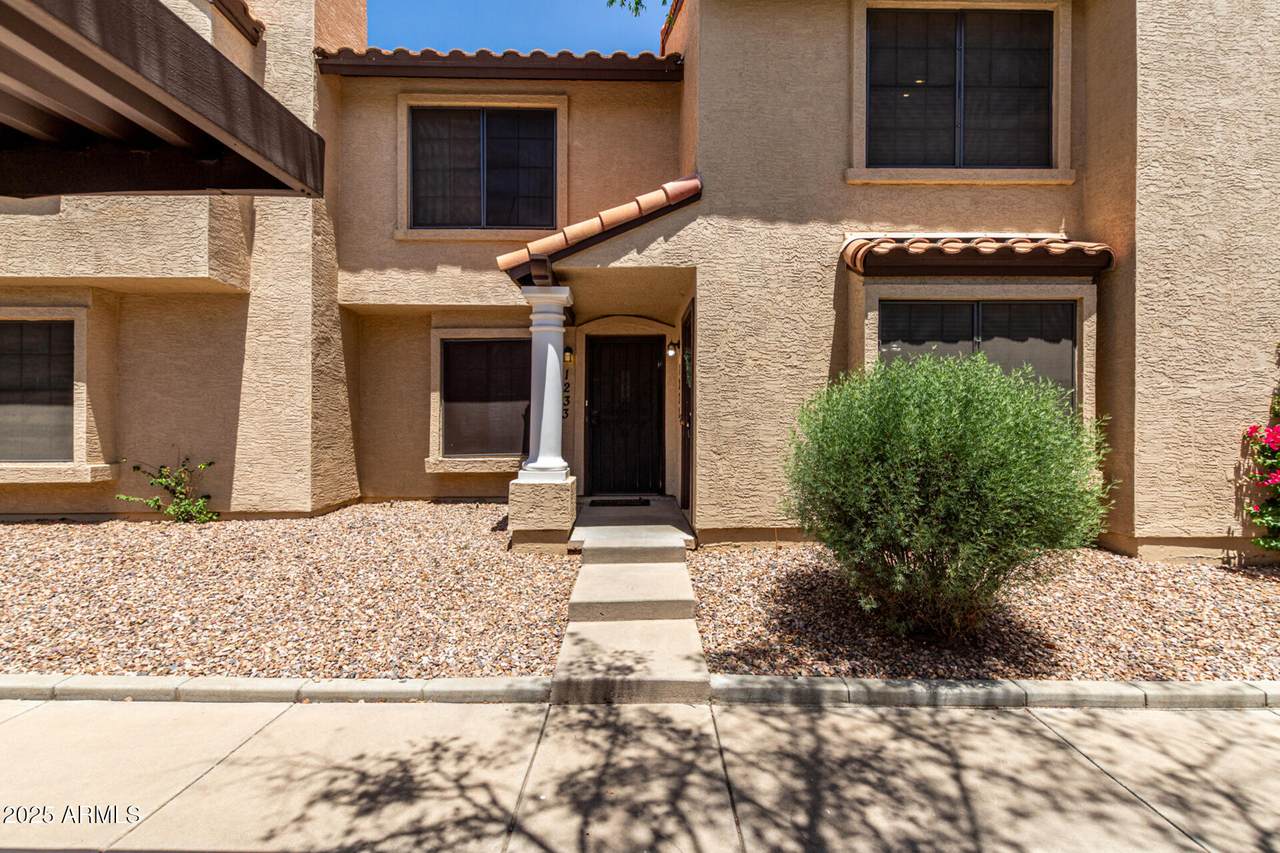 921 University Drive - Photo 1