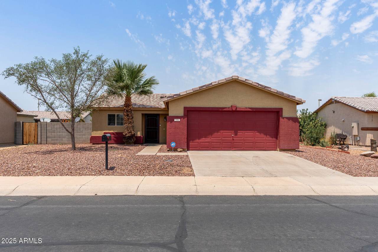 724 Roberts Avenue - Photo 1