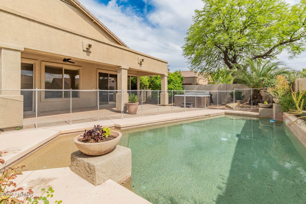20410 78TH Way - Photo 1