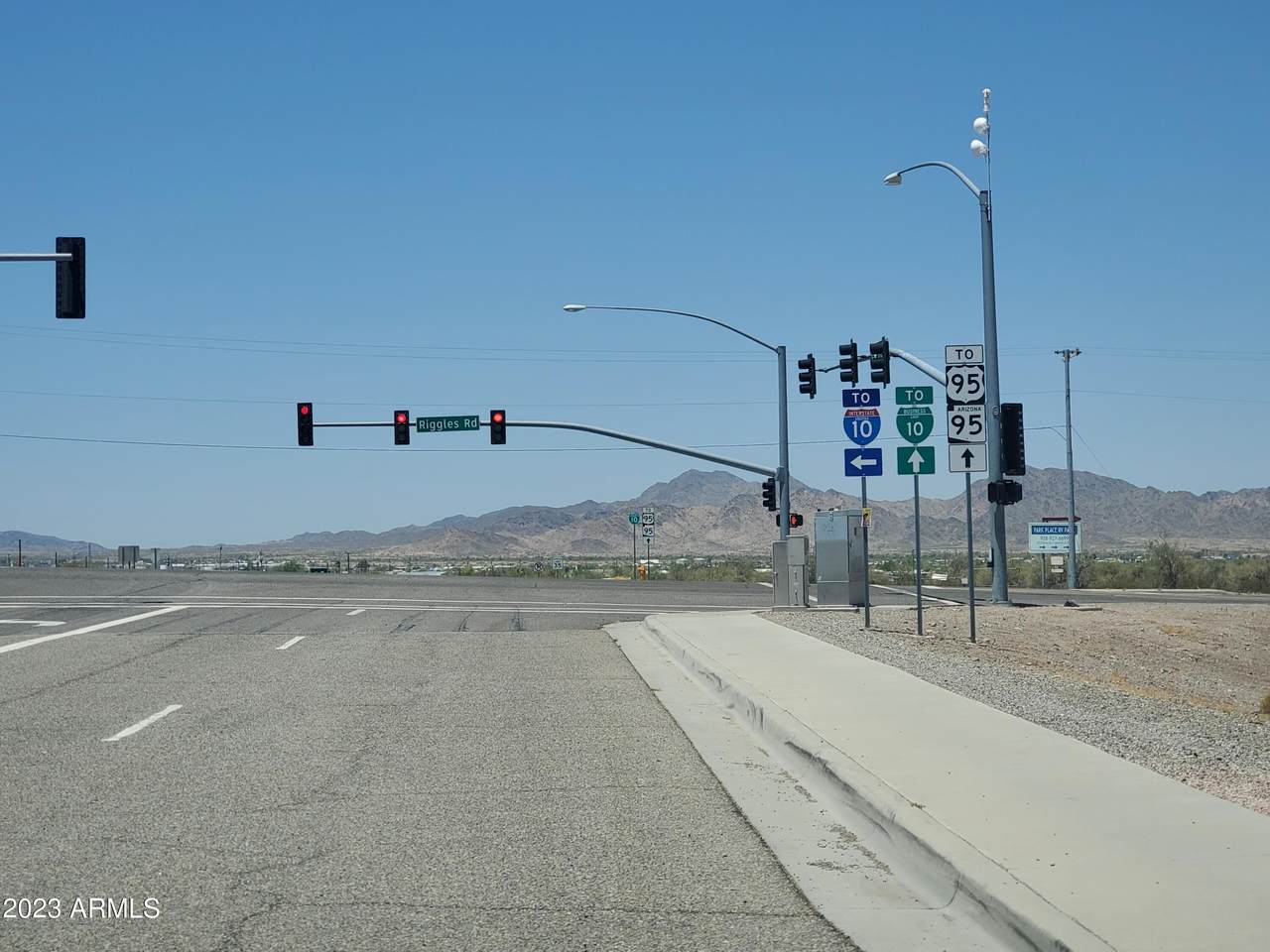 https://bt-photos.global.ssl.fastly.net/armls/1280_boomver_1_6892874-2.jpg
