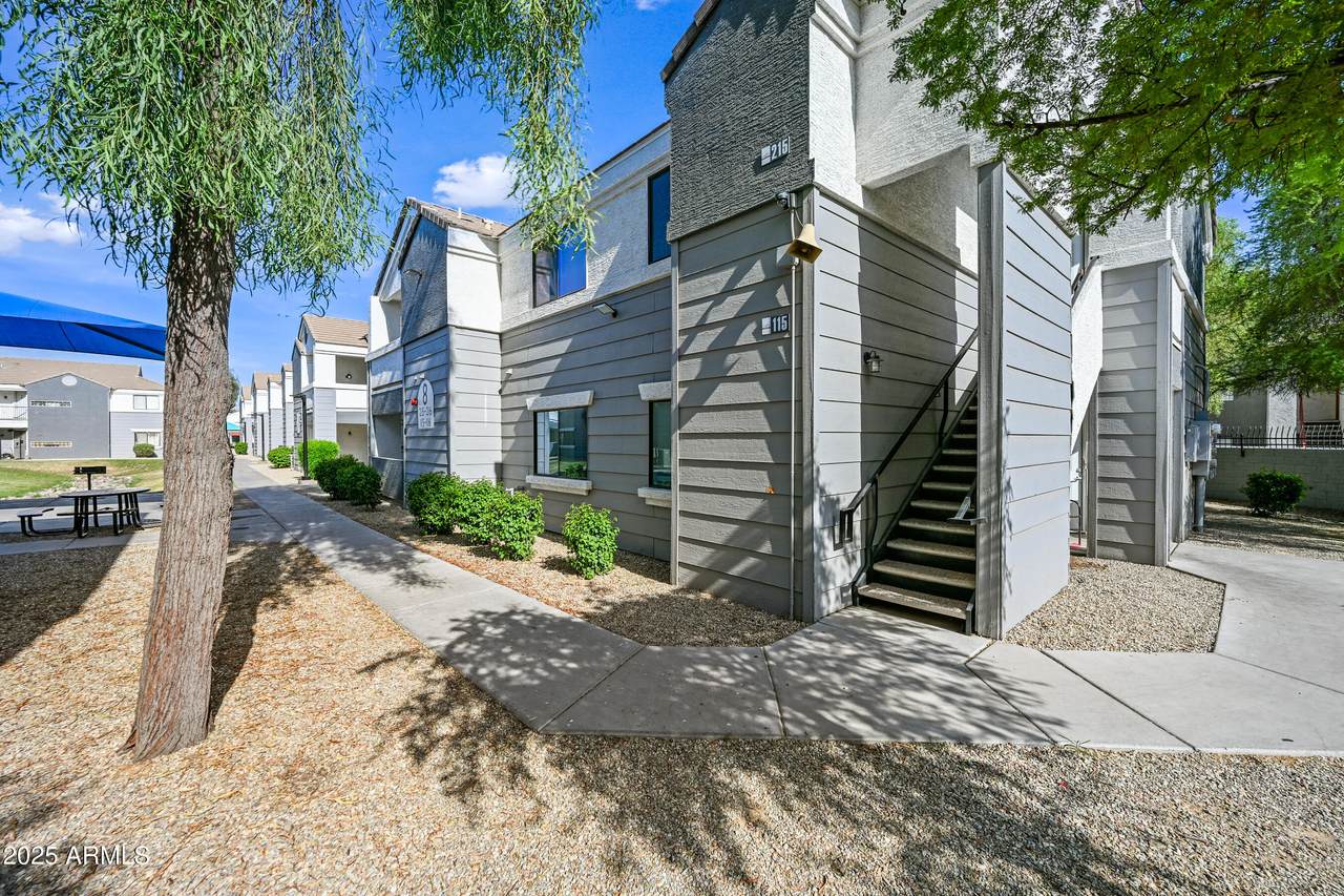 3065 67TH Avenue - Photo 1