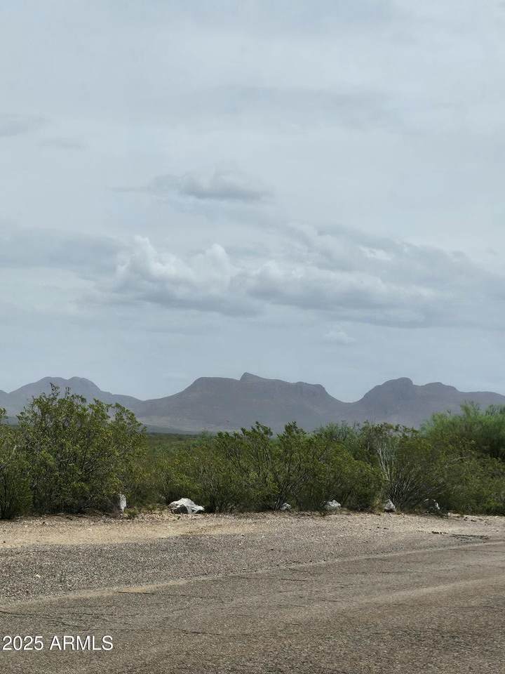 https://bt-photos.global.ssl.fastly.net/armls/1280_boomver_1_6895299-2.jpg