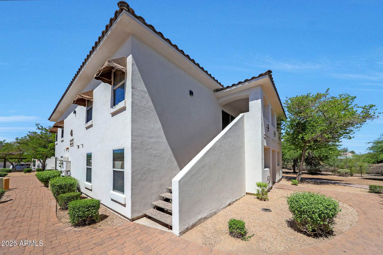 2950 Louise Drive - Photo 1