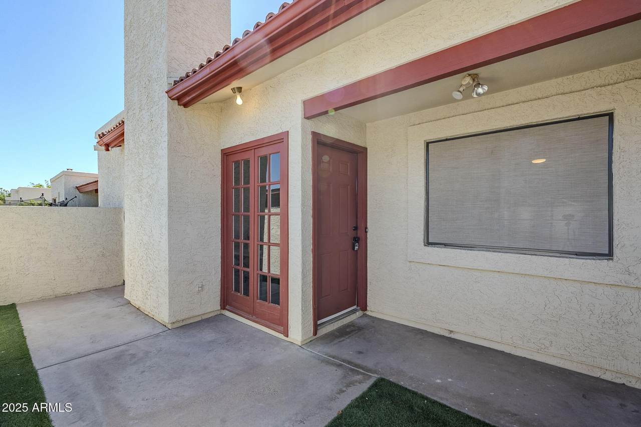 633 Southern Avenue - Photo 1