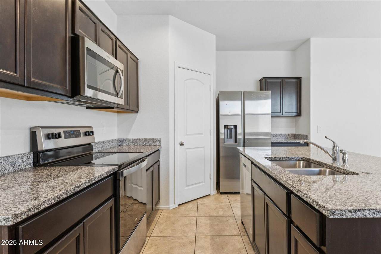 36565 Santa Monica Avenue - Photo 1