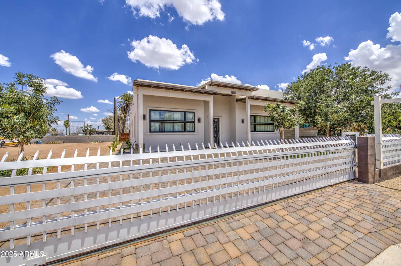 9005 Calle Sahuaro - Photo 1