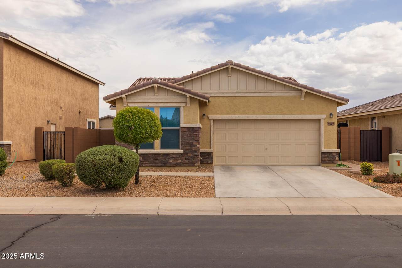 41263 Elm Drive - Photo 1