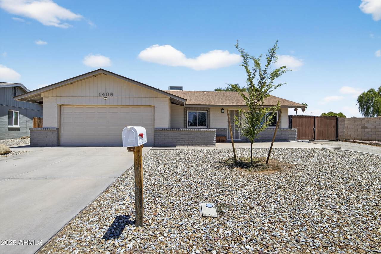 1405 El Monte Place - Photo 1