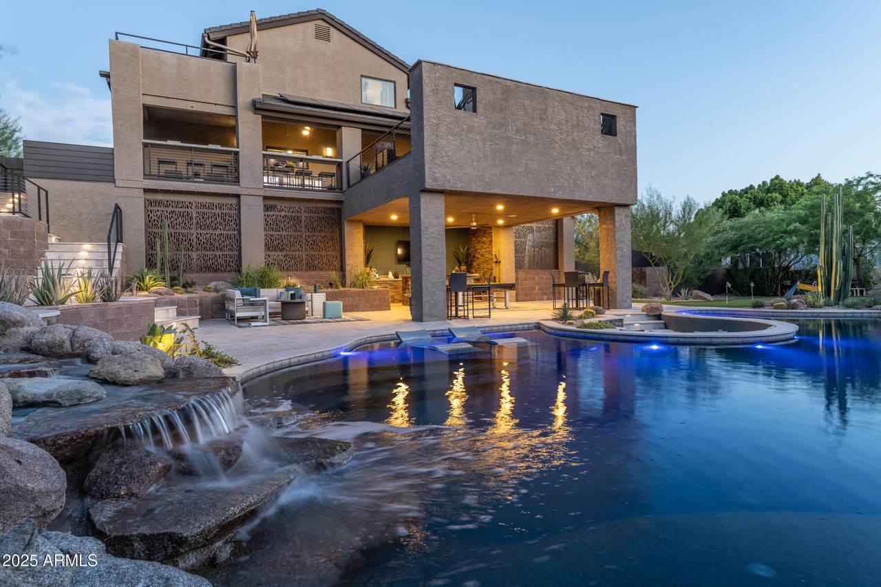 1136 Forest Hills Drive - Photo 1