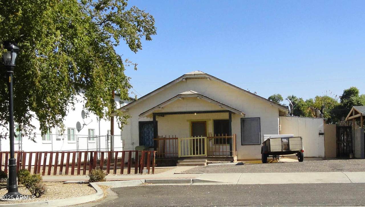 7153 57 Avenue - Photo 1