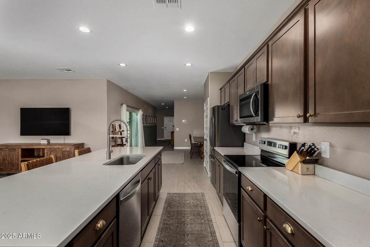 37044 Aleutian Drive - Photo 1