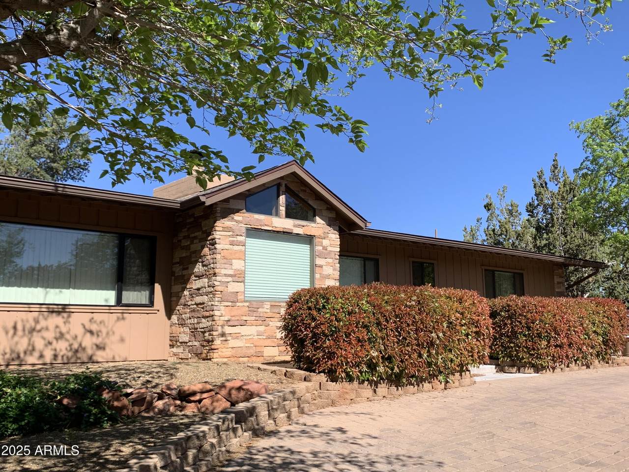 55 Thunderbird Drive - Photo 1