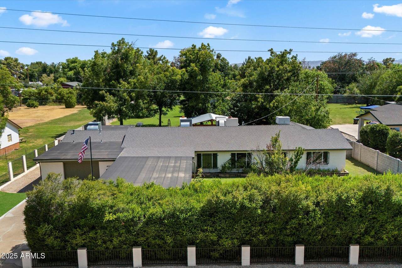 4037 Oak Street - Photo 1