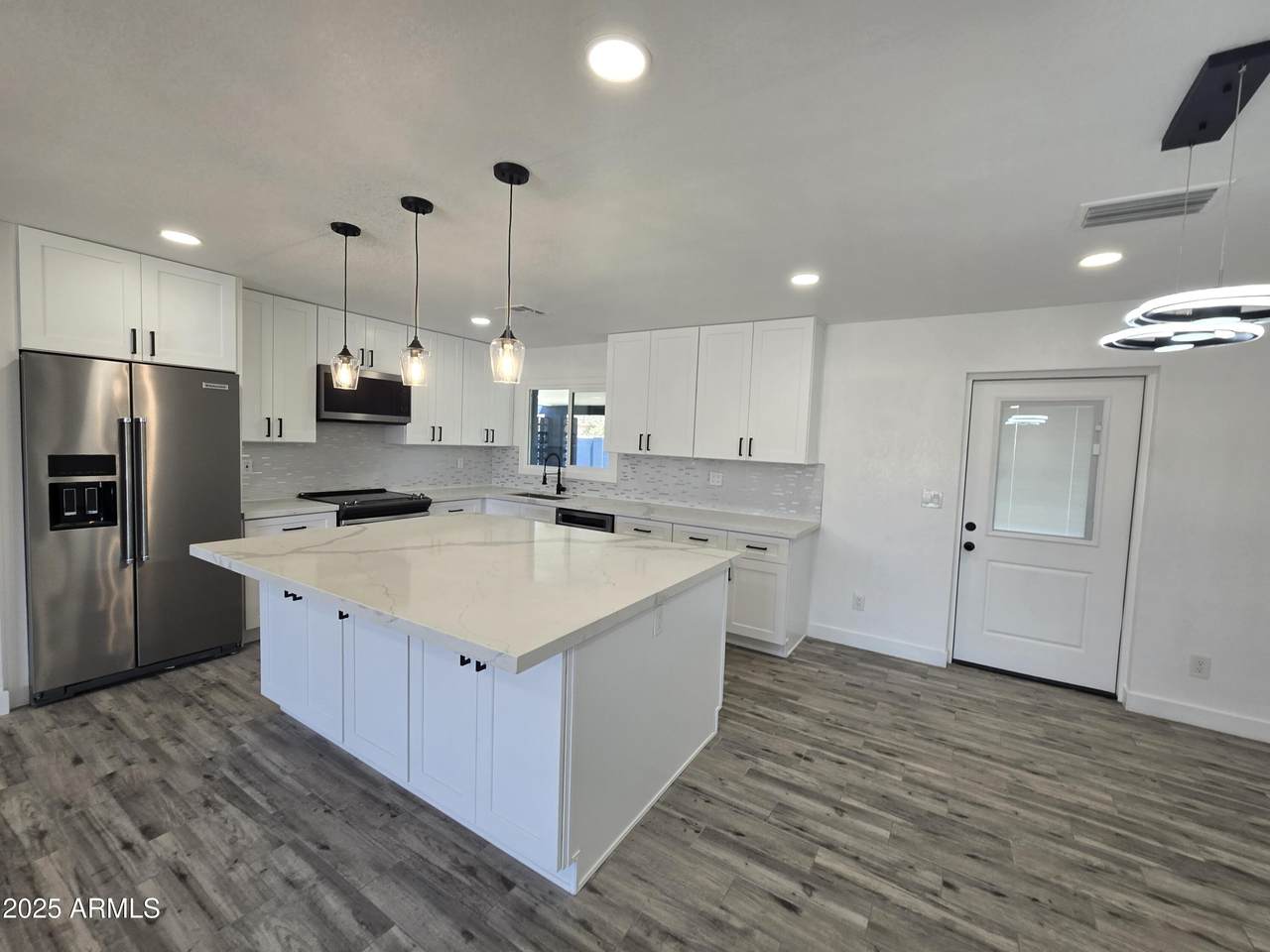 206 Manhatton Drive - Photo 1