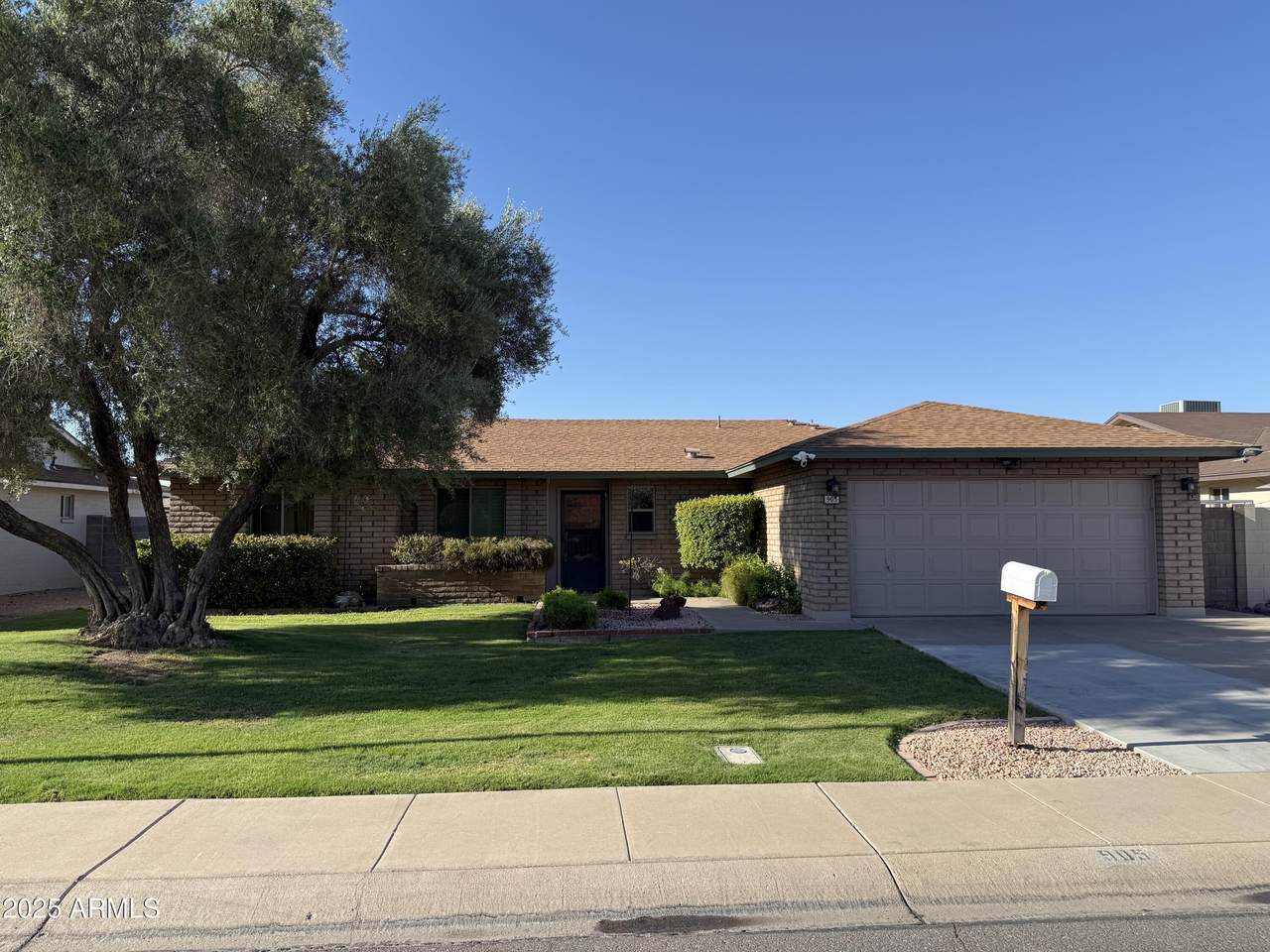 905 Mission Drive - Photo 1