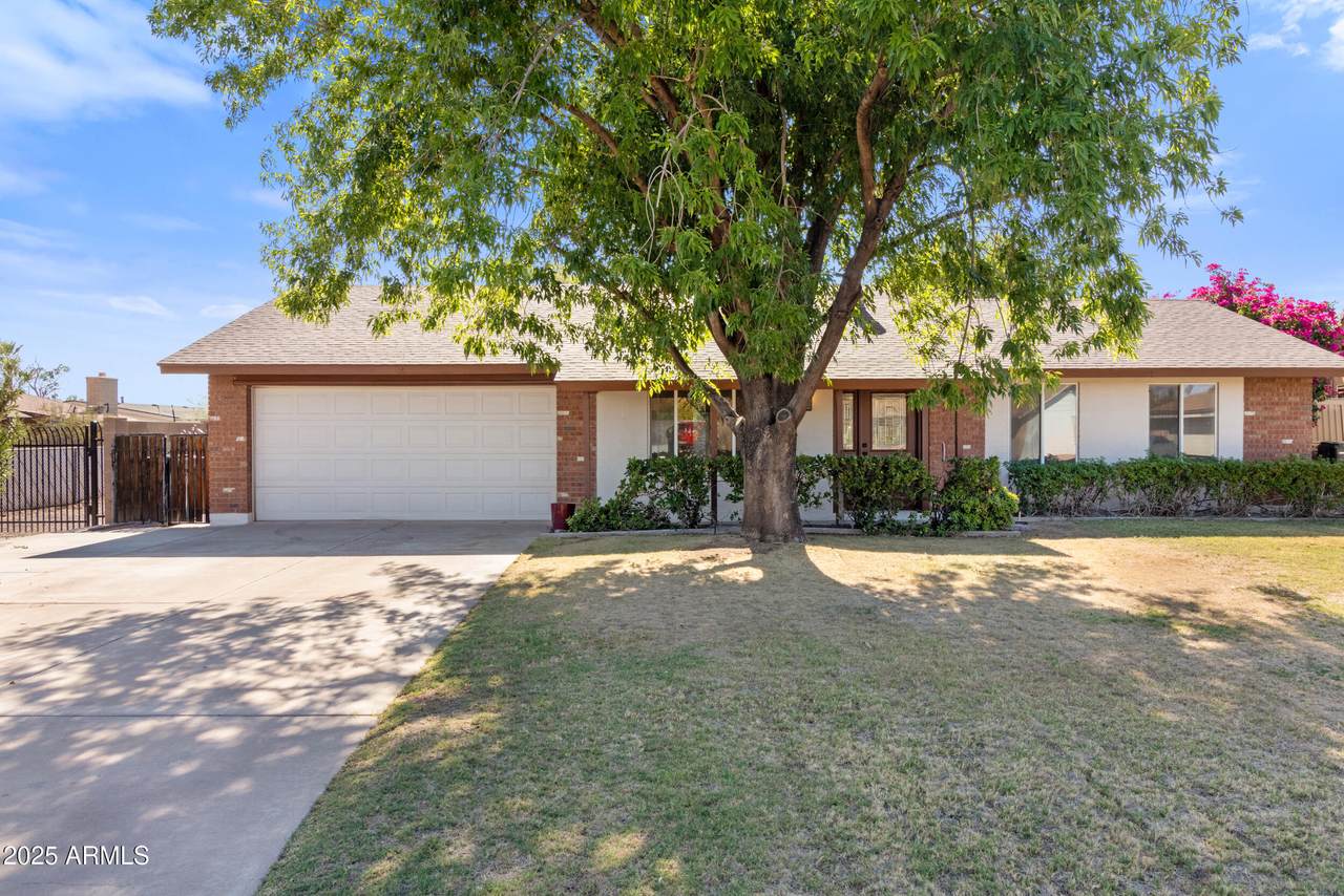 10032 42ND Avenue - Photo 1