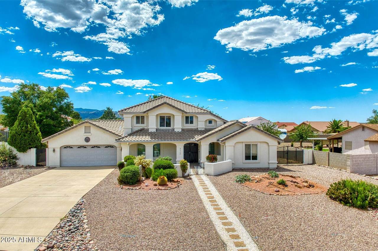 2528 Inverrary Drive - Photo 1