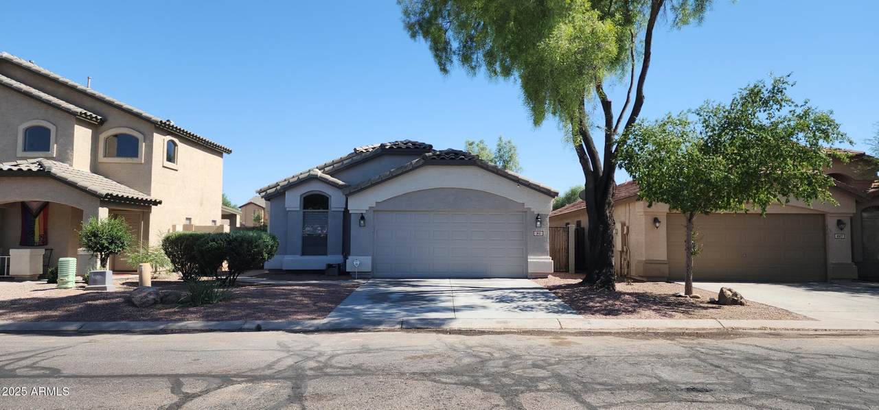 911 Lovegrass Drive - Photo 1