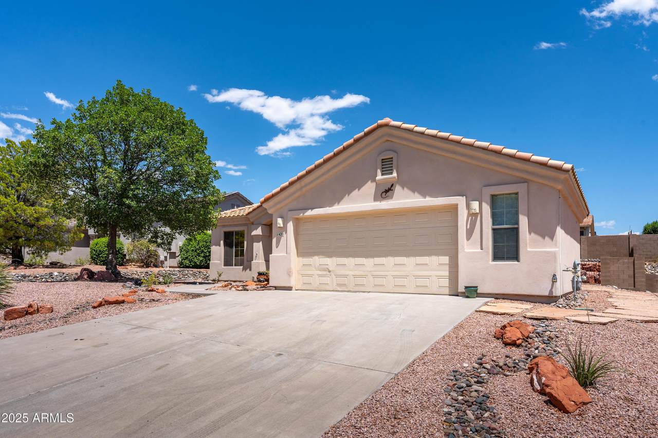 1420 Ridgeview Drive - Photo 1