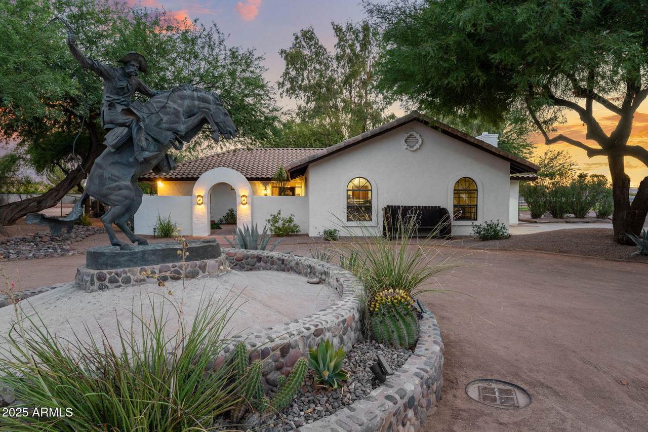 2601 Mesquite Street - Photo 1