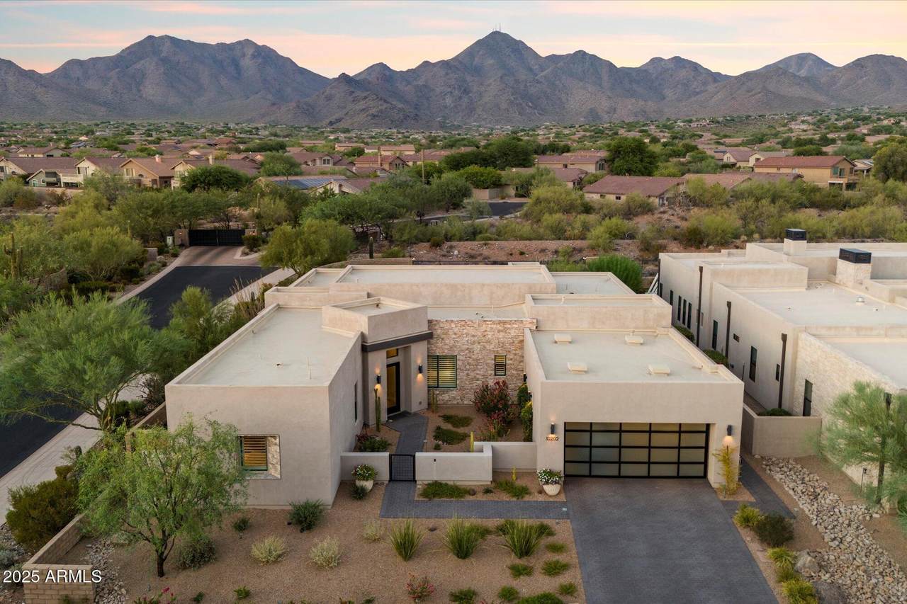 10202 Camelot Court - Photo 1