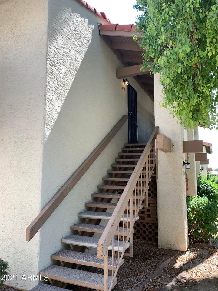 8807 8th Street - Photo 1