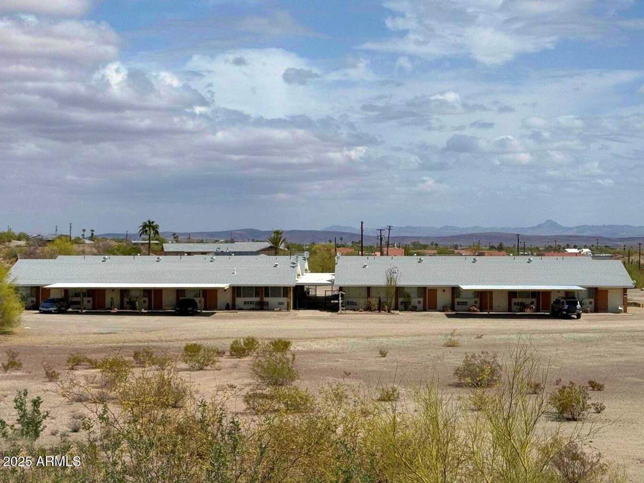 355 Sahuaro Street - Photo 1