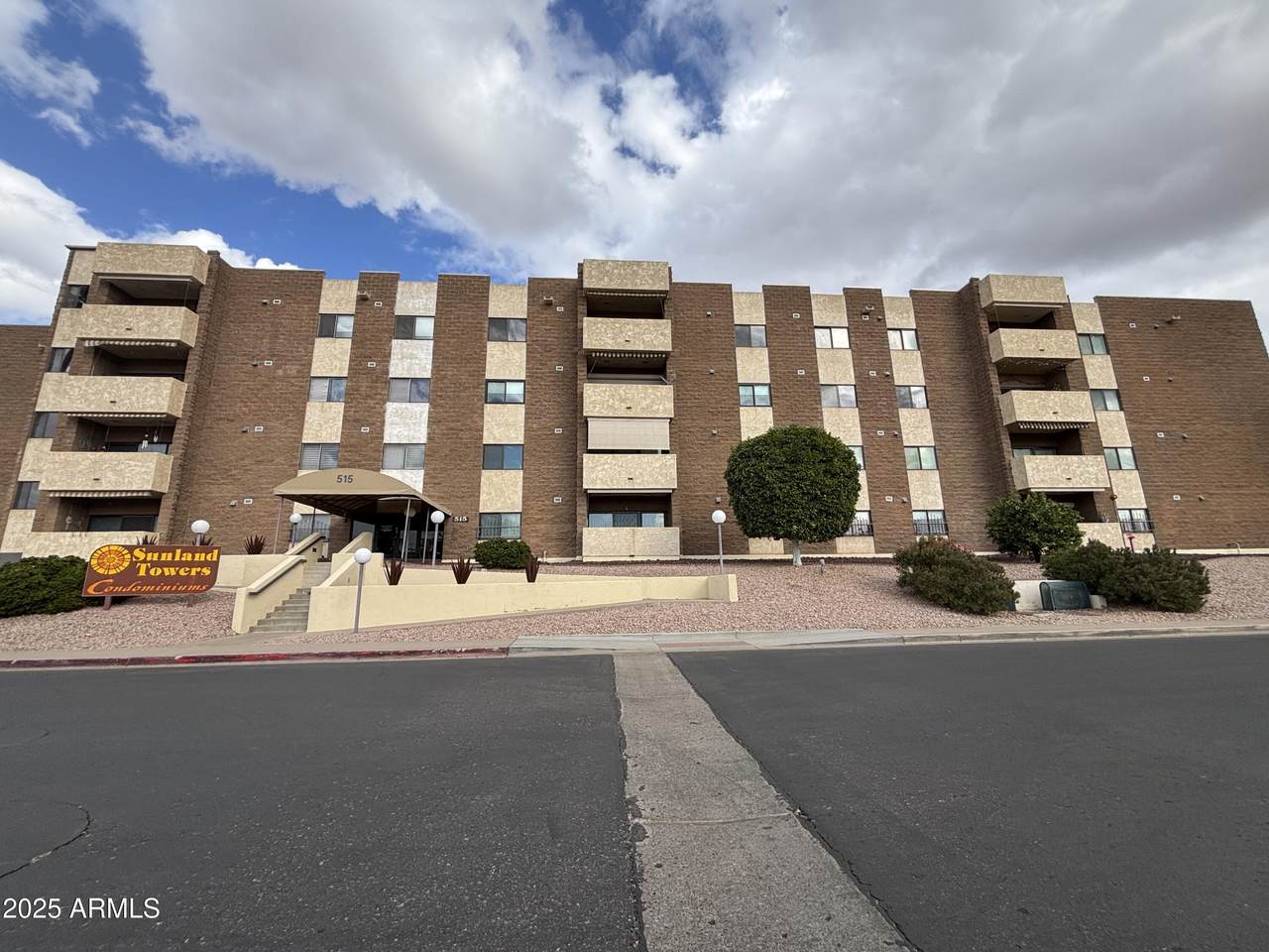 515 Parkcrest - Photo 1