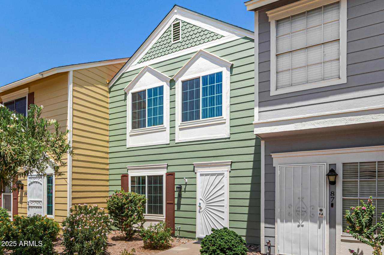 1970 Hartford Street - Photo 1