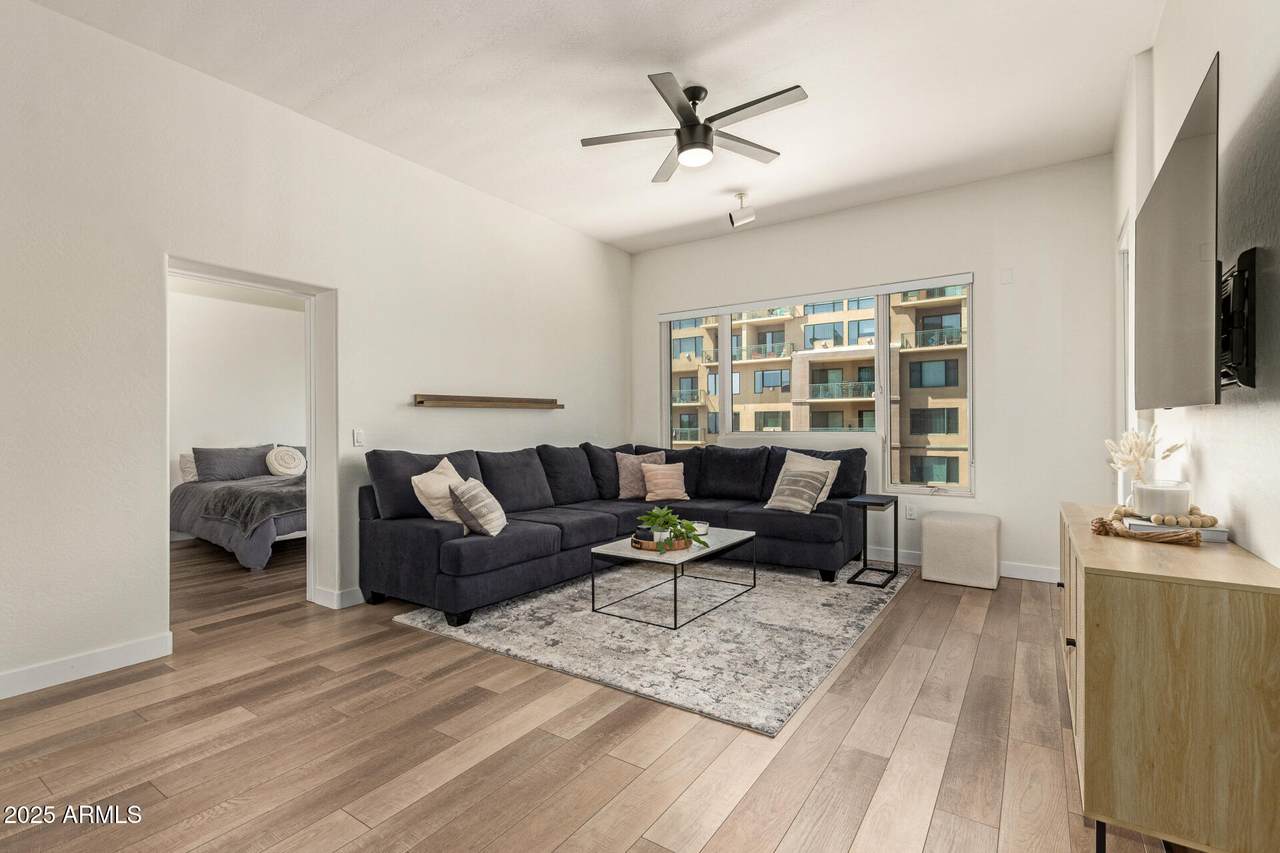 16 Encanto Boulevard - Photo 1