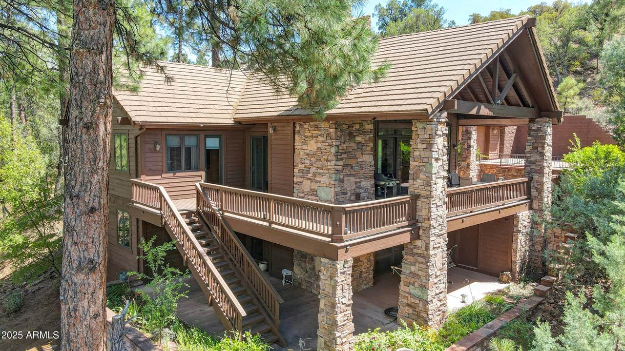 801 Scenic Drive - Photo 1