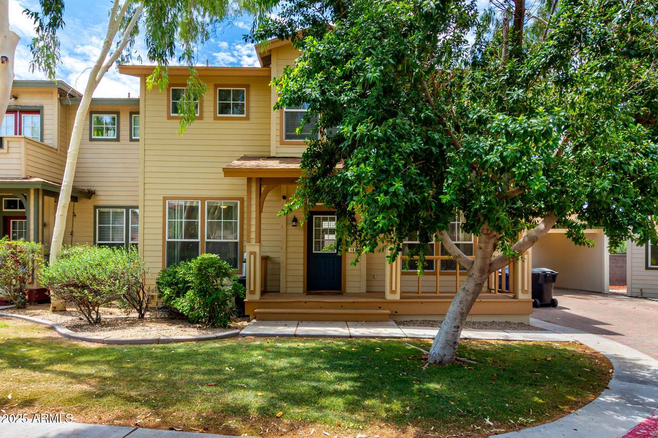 942 Ash Avenue - Photo 1