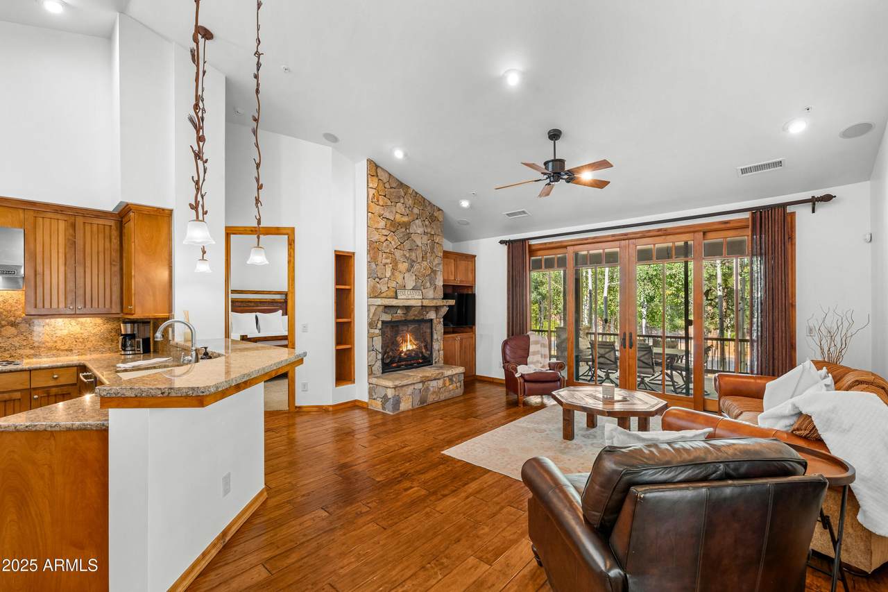 1515 Castle Hills Drive - Photo 1